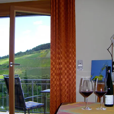 Gastehaus Weingut Arns Reil
